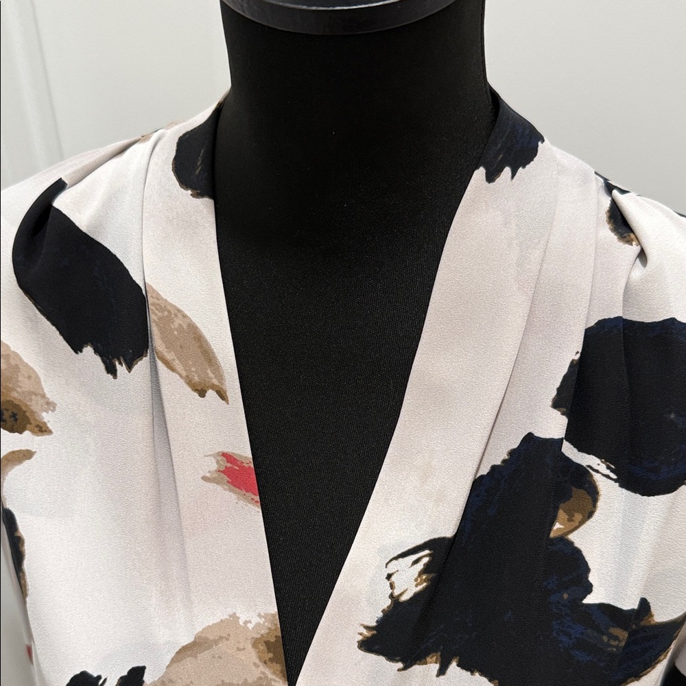 NIC+ZOE Painted Brushstroke V-Neck Blouse in Ivory, Black, Tan & Red - Picture 2 of 4